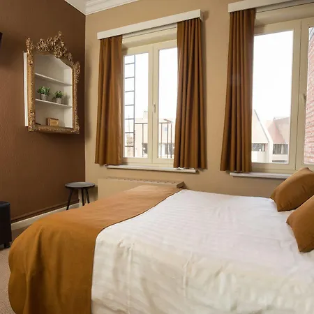 Hotel Notre Dame 2*